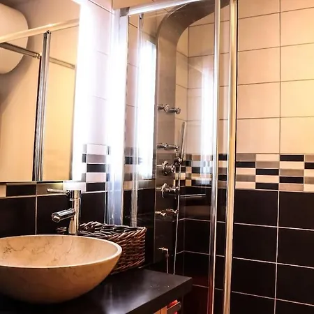Zola Version Moderne - Logement Familial Au Coeur De Apartamento *