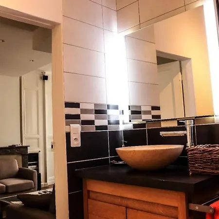 Zola Version Moderne - Logement Familial Au Coeur De Apartamento *